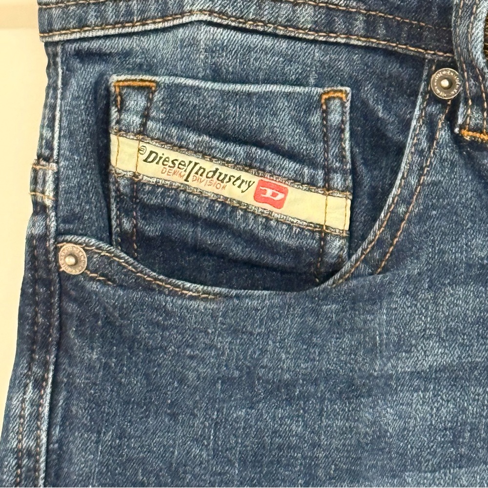👖 Diesel Thommer Slim Fit Jeans – Classic Wash 👖 - Picture 4 of 12